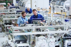 KOLBUS_team-work_assembly-DA-casemaker0528